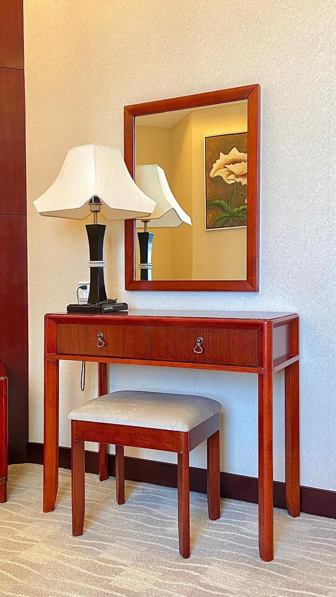 Beijing Palace Soluxe Hotel Astana Εξωτερικό φωτογραφία A dressing table